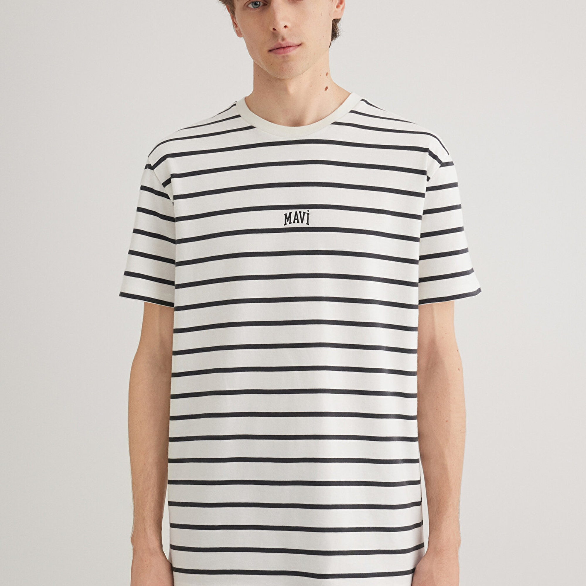 Mavi Mavi Logo Baskılı Beyaz Tişört Loose Fit / Bol Rahat Kesim 0612420-86678