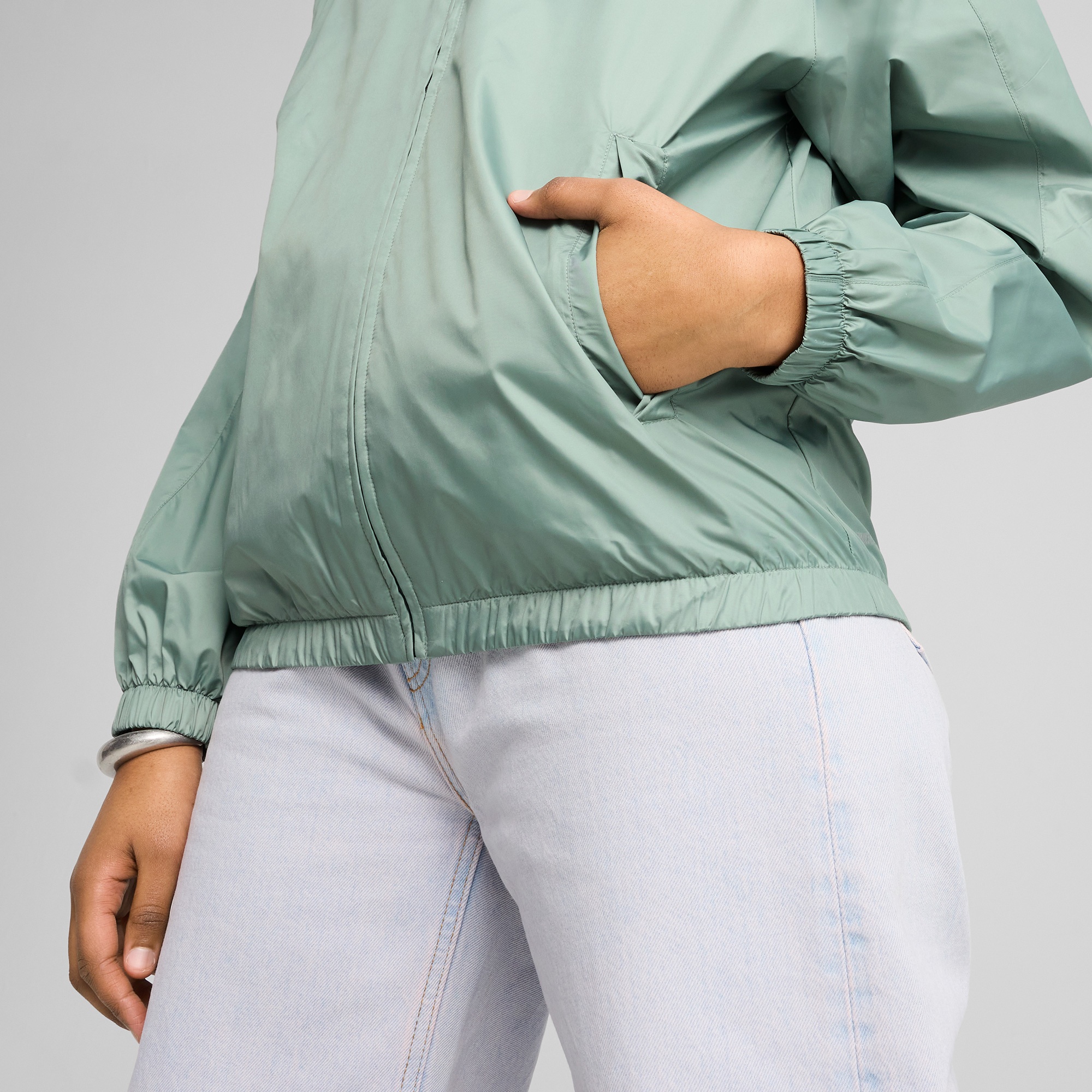 Puma Ess Relaxed Windbreaker Kadın Yeşil Yağmurluk