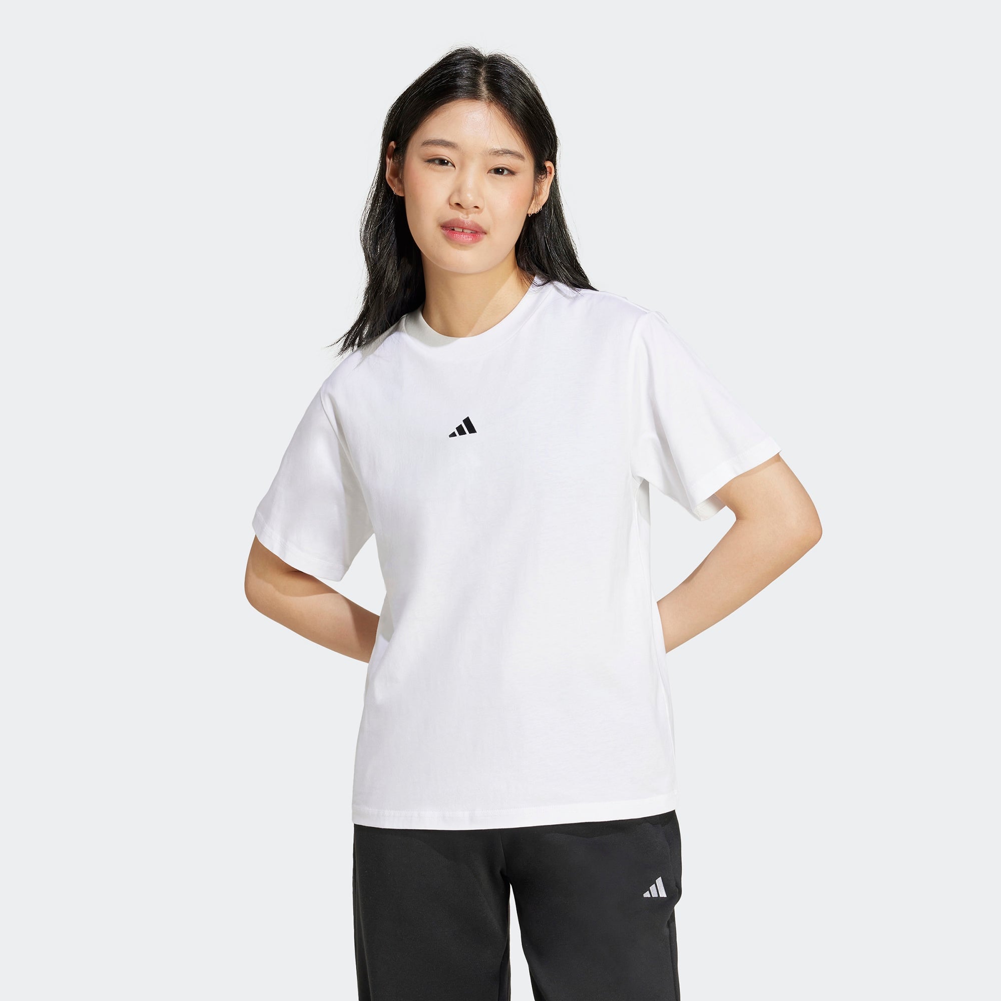 adidas Essentials Small Logo Cotton Kadın Beyaz T-Shirt