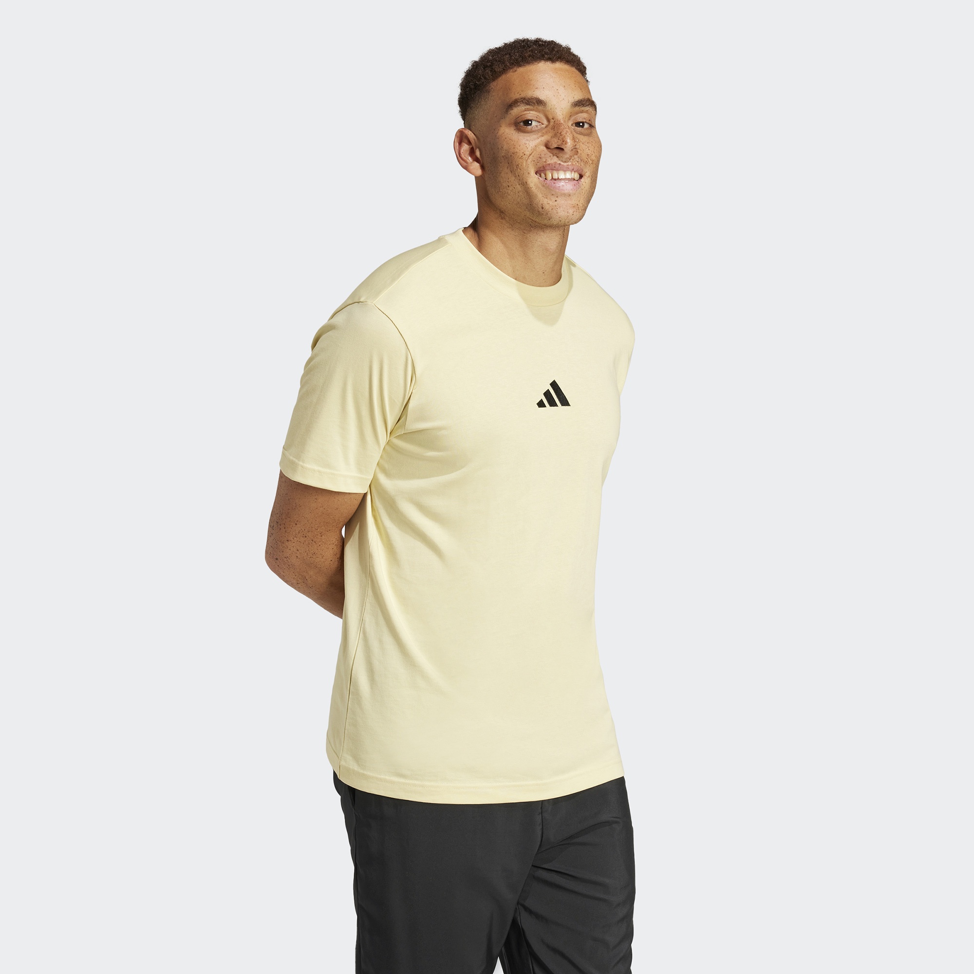 adidas Essentials Small Logo Single Erkek Sarı T-Shirt