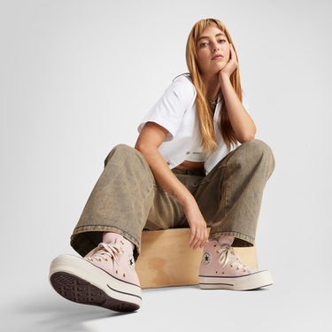  Converse Chuck Taylor All Star Lift Kadın Pembe Süet Platform Sneaker