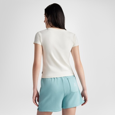  Converse Slim Fit Kadın Beyaz T-Shirt