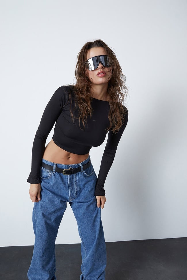  Sırt Dekolte Uzun Kollu Body