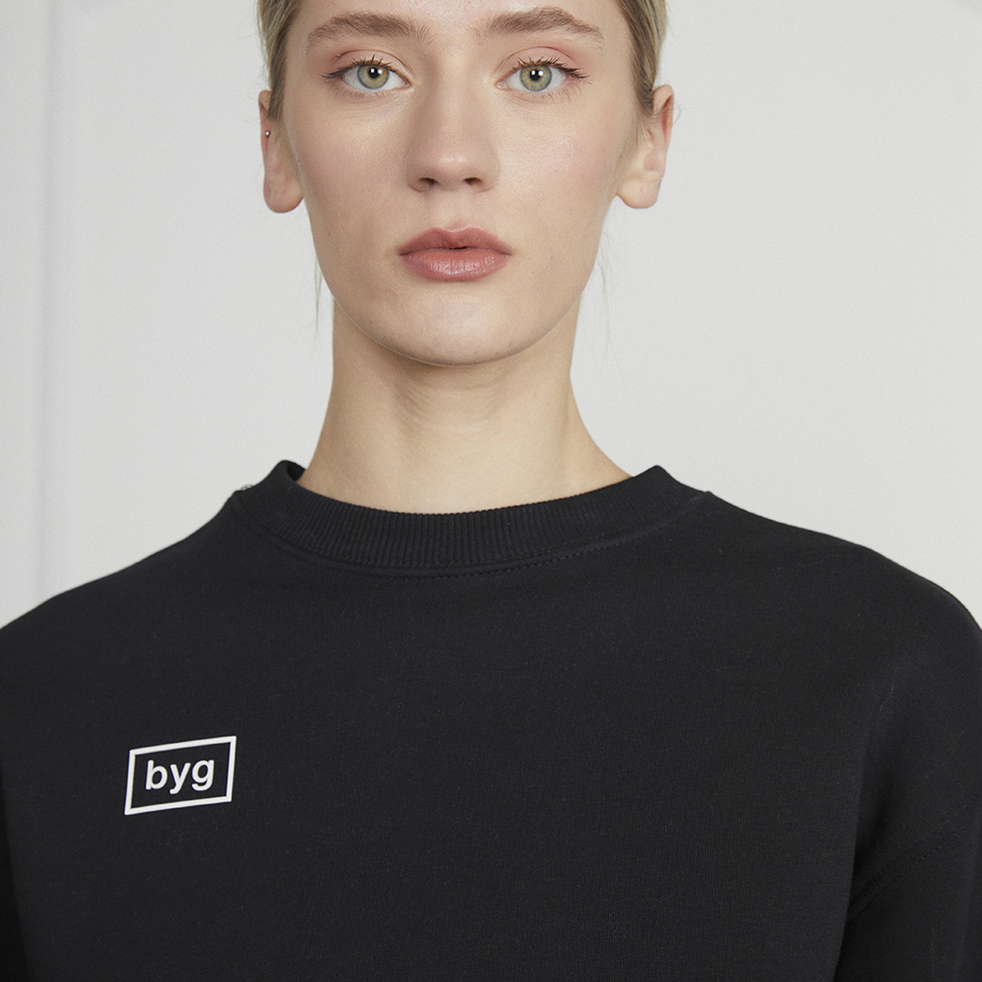 Basic Crop Sweatshirt