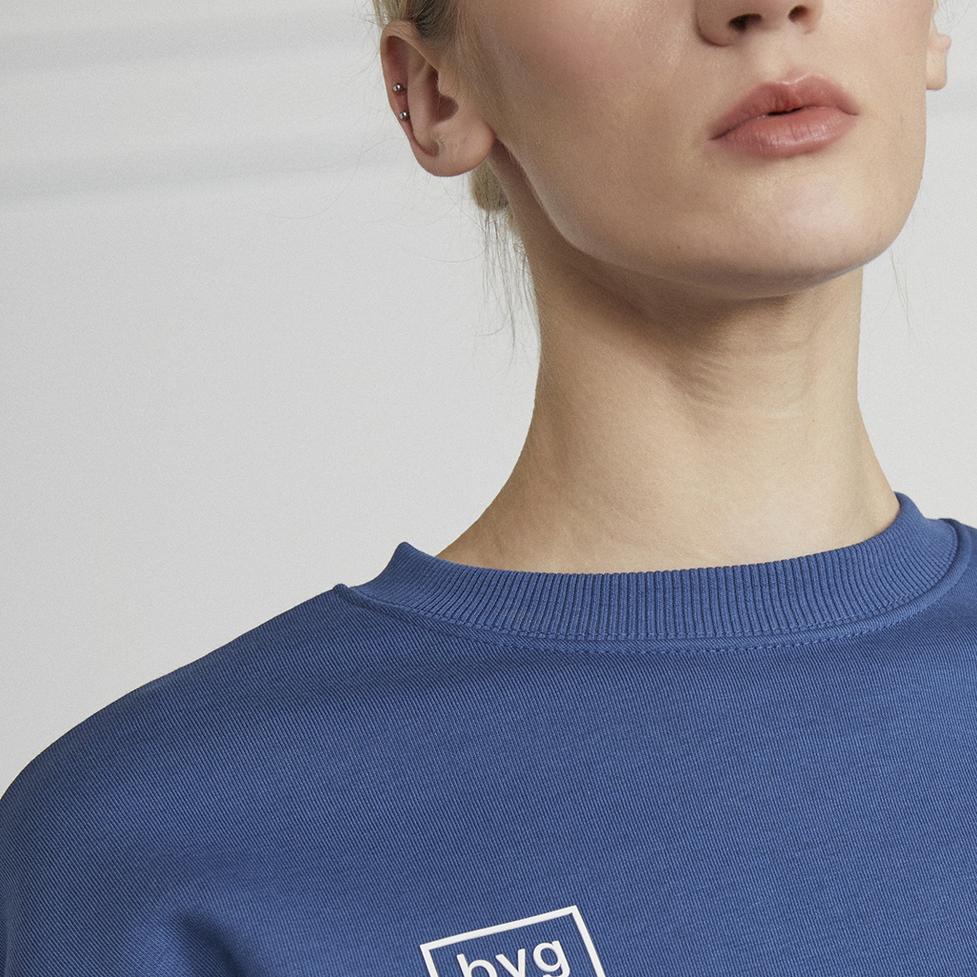 Basic Crop Sweatshirt