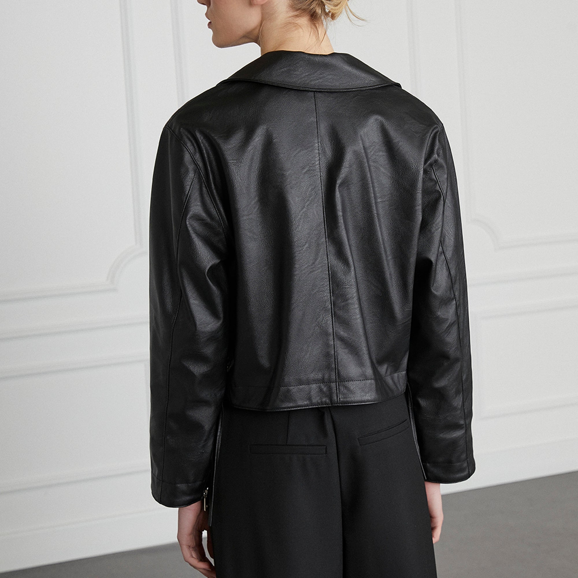 Biye Detaylı Deri Ceket