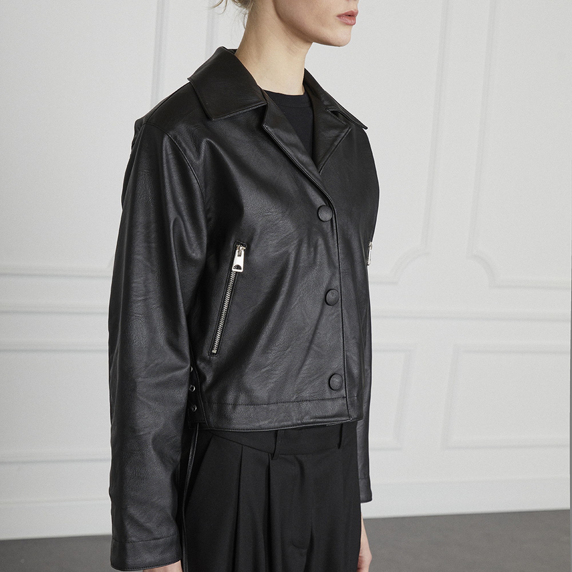 Biye Detaylı Deri Ceket