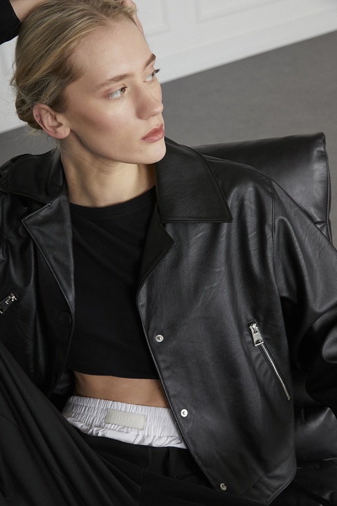  Biye Detaylı Deri Ceket