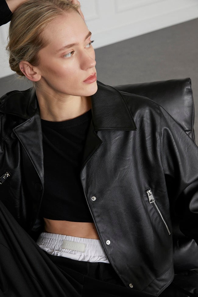  Biye Detaylı Deri Ceket