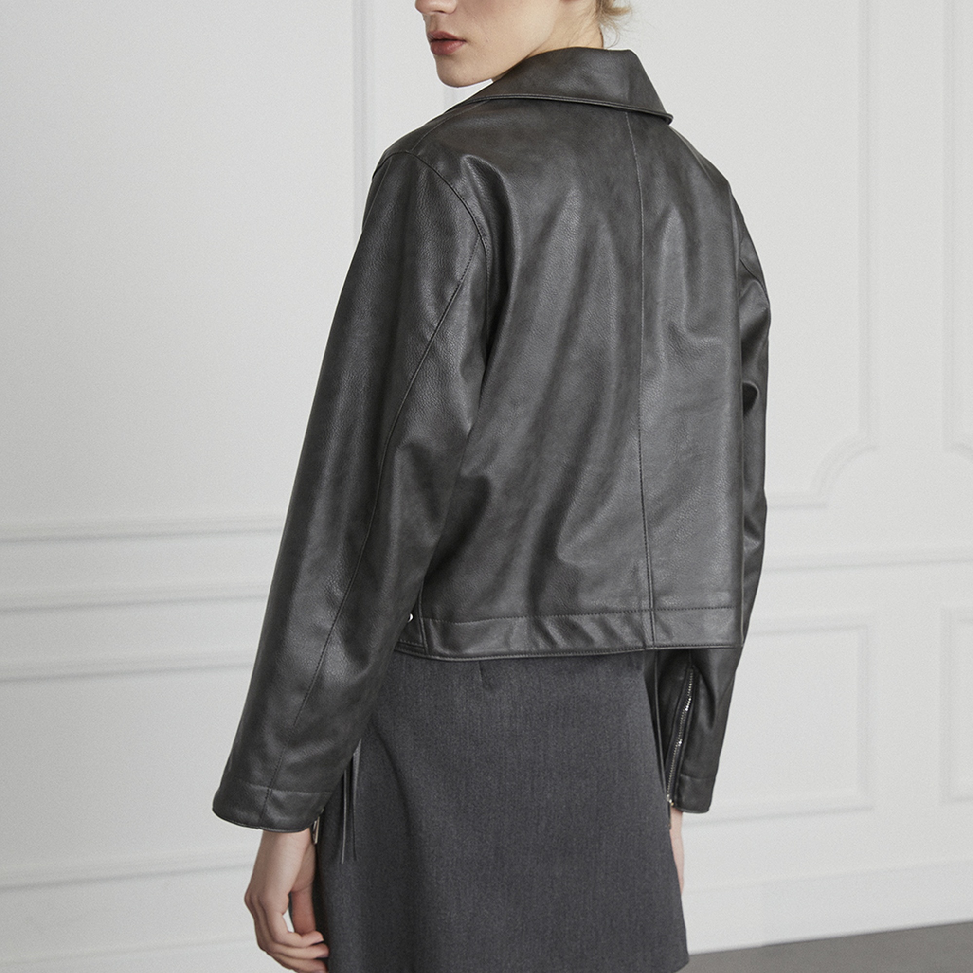 Biye Detaylı Deri Ceket