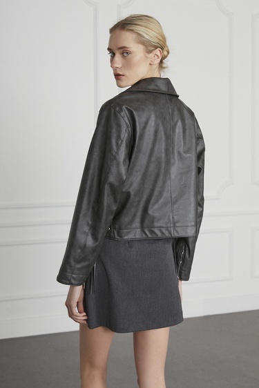  Biye Detaylı Deri Ceket