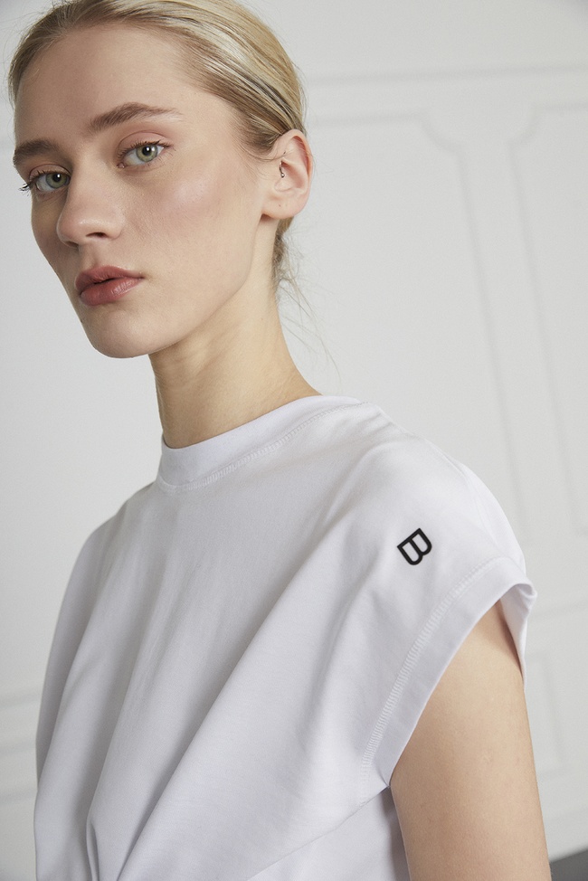  Bağlama Detaylı Tshirt