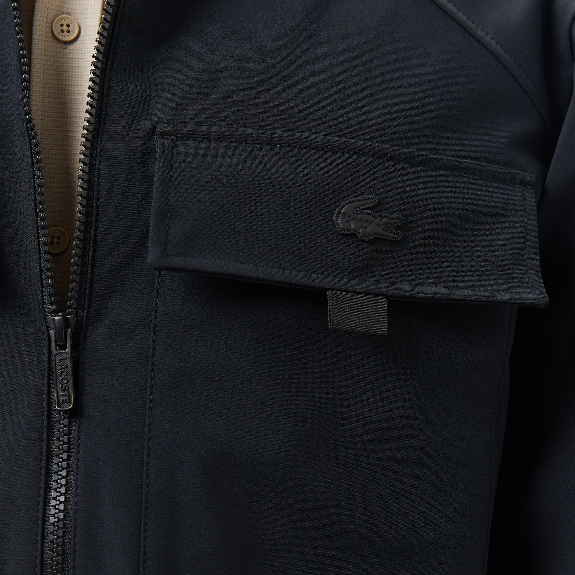 Lacoste Erkek Relaxed Fit Kapüşonlu Baskılı Siyah Yağmurluk