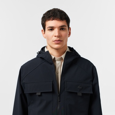  Lacoste Erkek Relaxed Fit Kapüşonlu Baskılı Siyah Yağmurluk