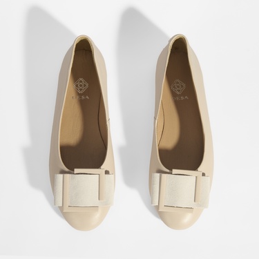  Kadın Krem Tokalı Deri Babet