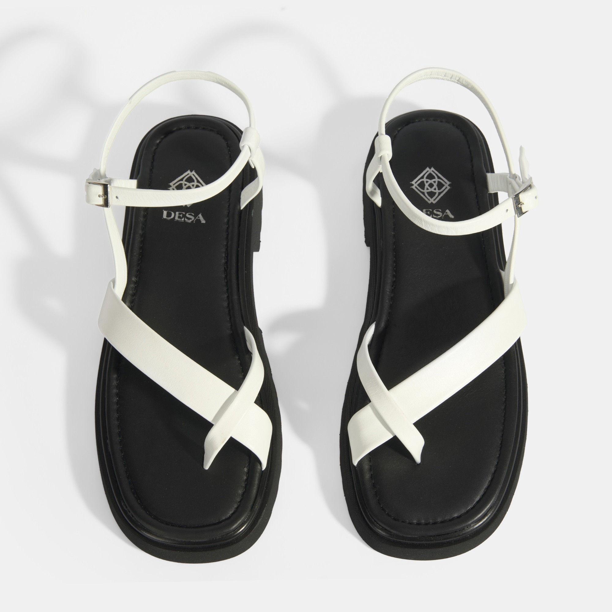 Kadın Beyaz Parmak Arası Deri Sandalet