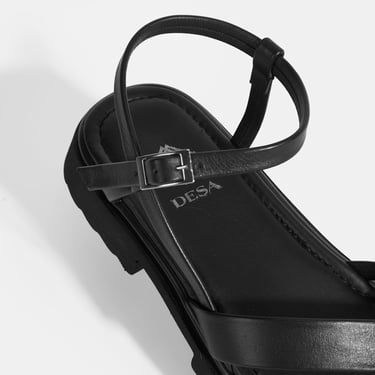  Kadın Siyah Parmak Arası Deri Sandalet