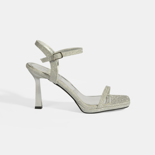  Kadın Gümüş Toka Detaylı Topuklu Abiye Sandalet