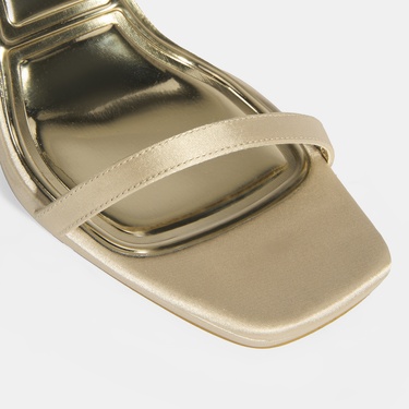  Kadın Gold Toka Detaylı Topuklu Abiye Sandalet