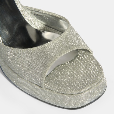  Kadın Gümüş Toka Detaylı Topuklu Abiye Sandalet