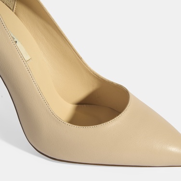  Kadın Ten Deri Topuklu Klasik Ayakkabı