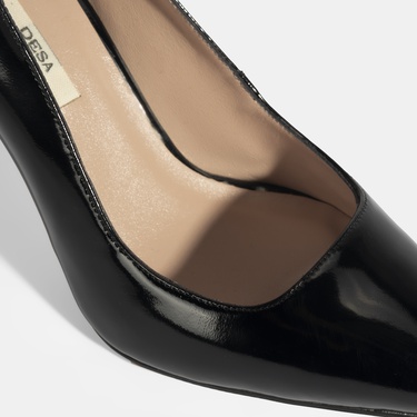  Kadın Siyah Rugan Topuklu Ayakkabı