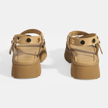  Kadın Bej Zımba Detaylı Deri Sandalet