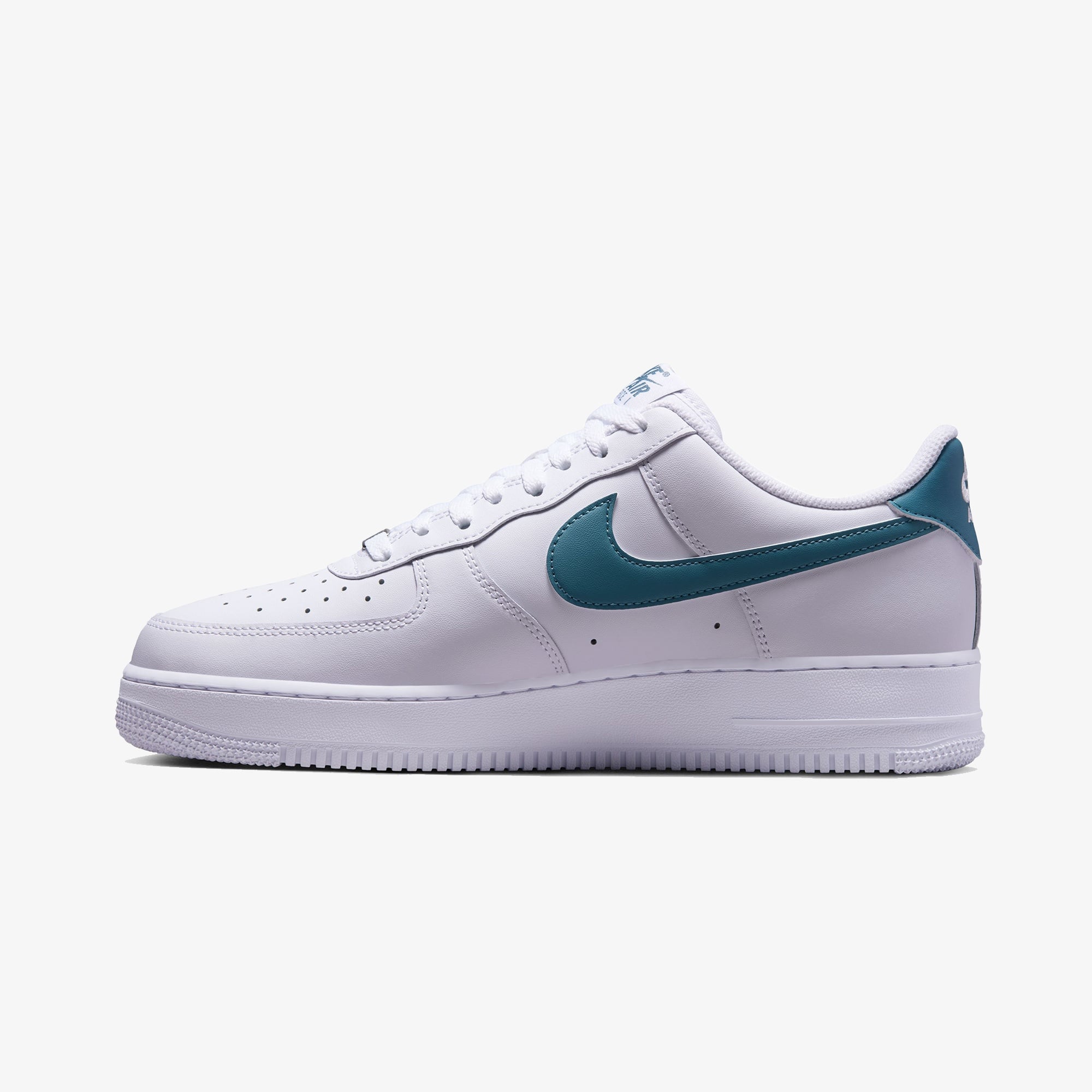 Nike Air Force 1 '07 Erkek Beyaz Spor Ayakkabı
