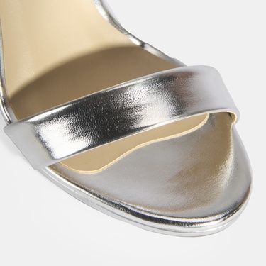  Kadın Gümüş Topuklu Abiye Sandalet