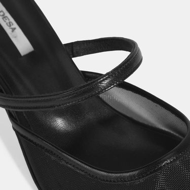  Kadın Siyah Fileli Deri Topuklu Terlik