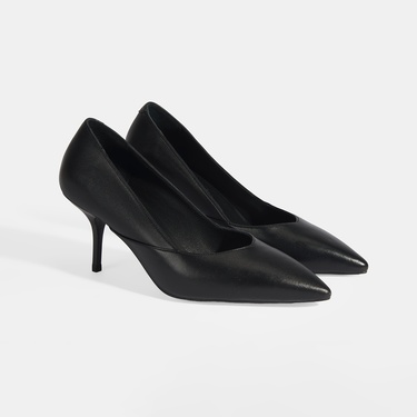  Kadın Siyah Deri Topuklu Klasik Ayakkabı