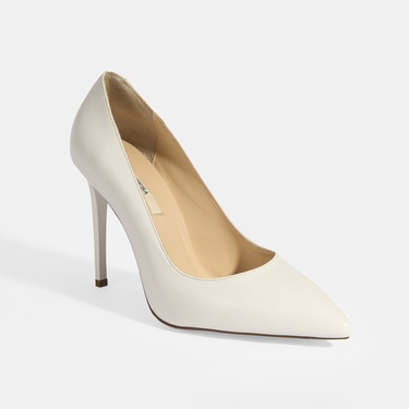  Kadın Beyaz Deri Topuklu Klasik Ayakkabı