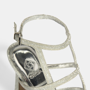  Kadın Gümüş Toka Detaylı Topuklu Abiye Sandalet