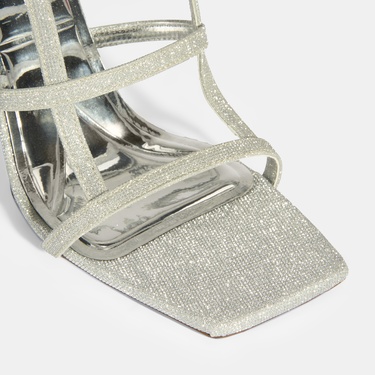  Kadın Gümüş Toka Detaylı Topuklu Abiye Sandalet