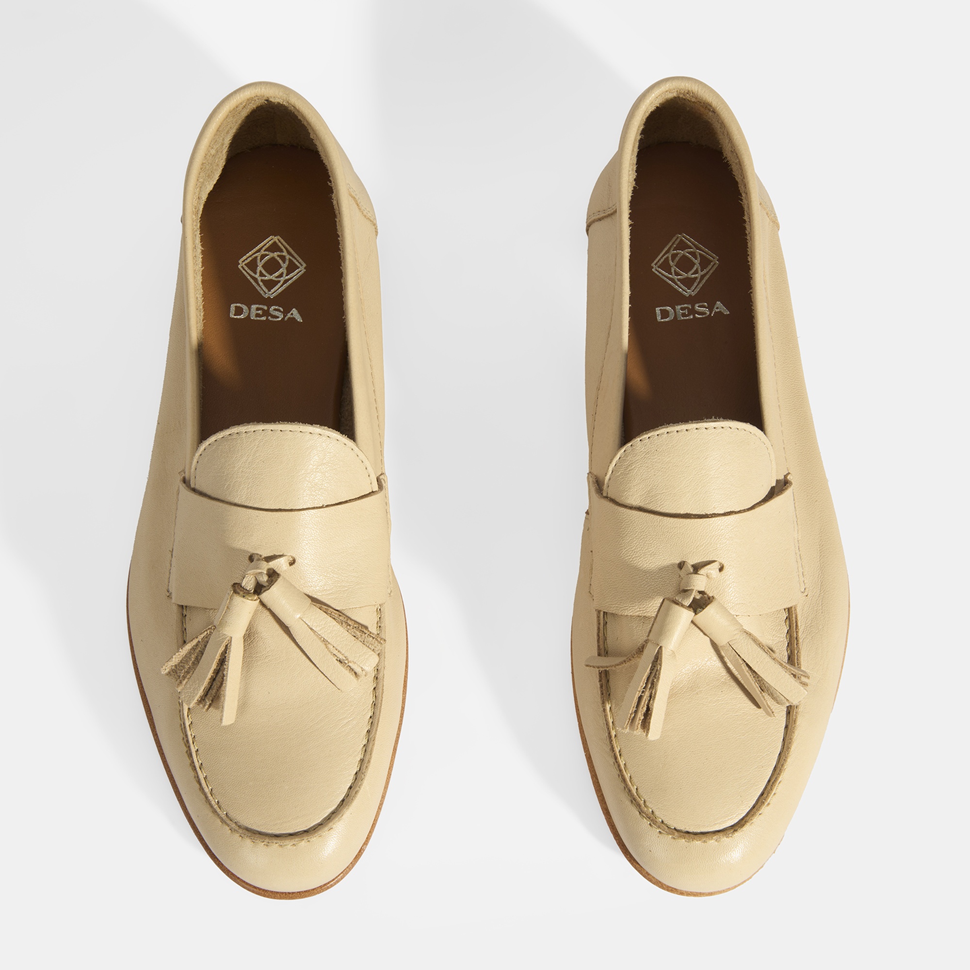 Kadın Bej Püskül Detaylı Deri Loafer