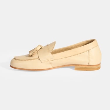  Kadın Bej Püskül Detaylı Deri Loafer