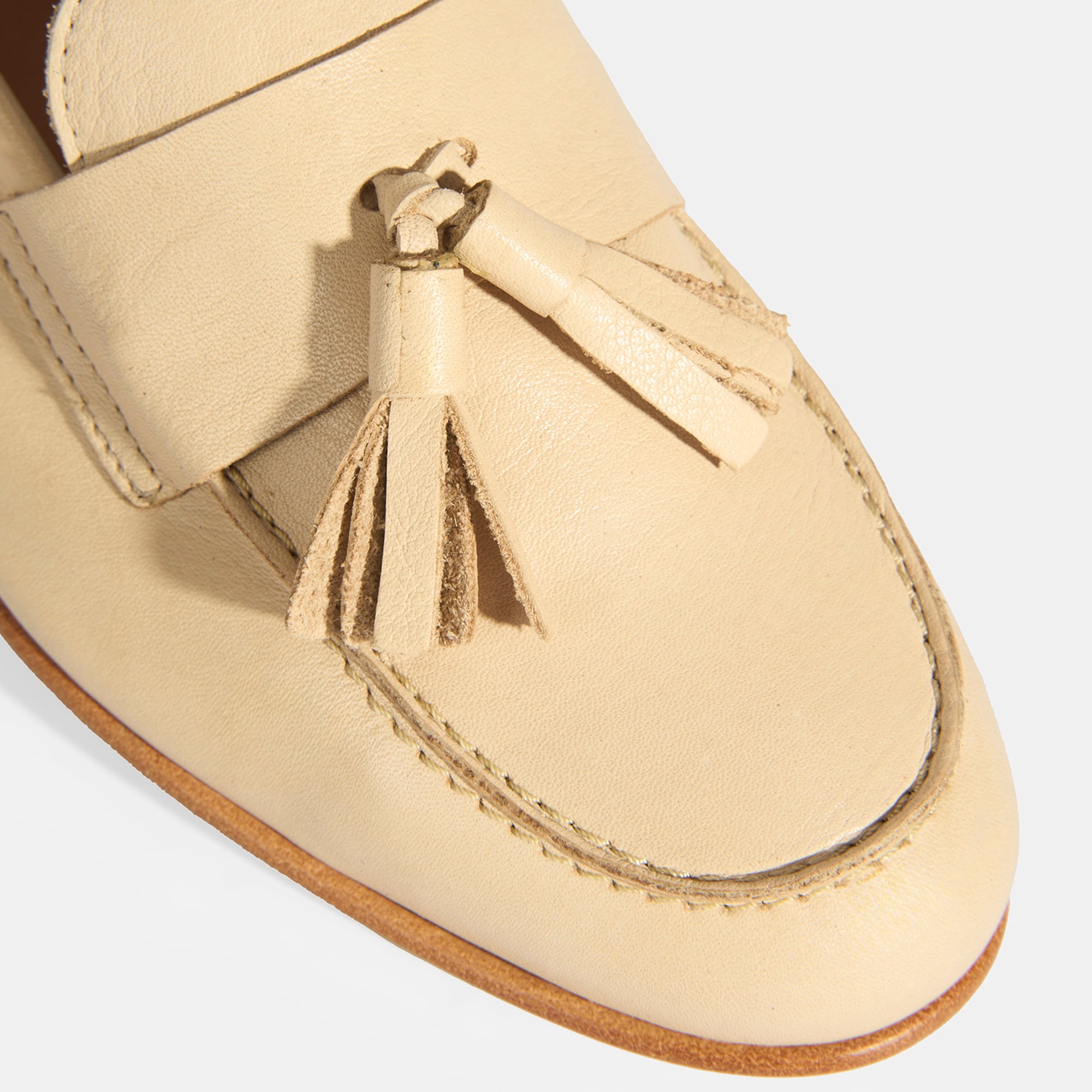 Kadın Bej Püskül Detaylı Deri Loafer