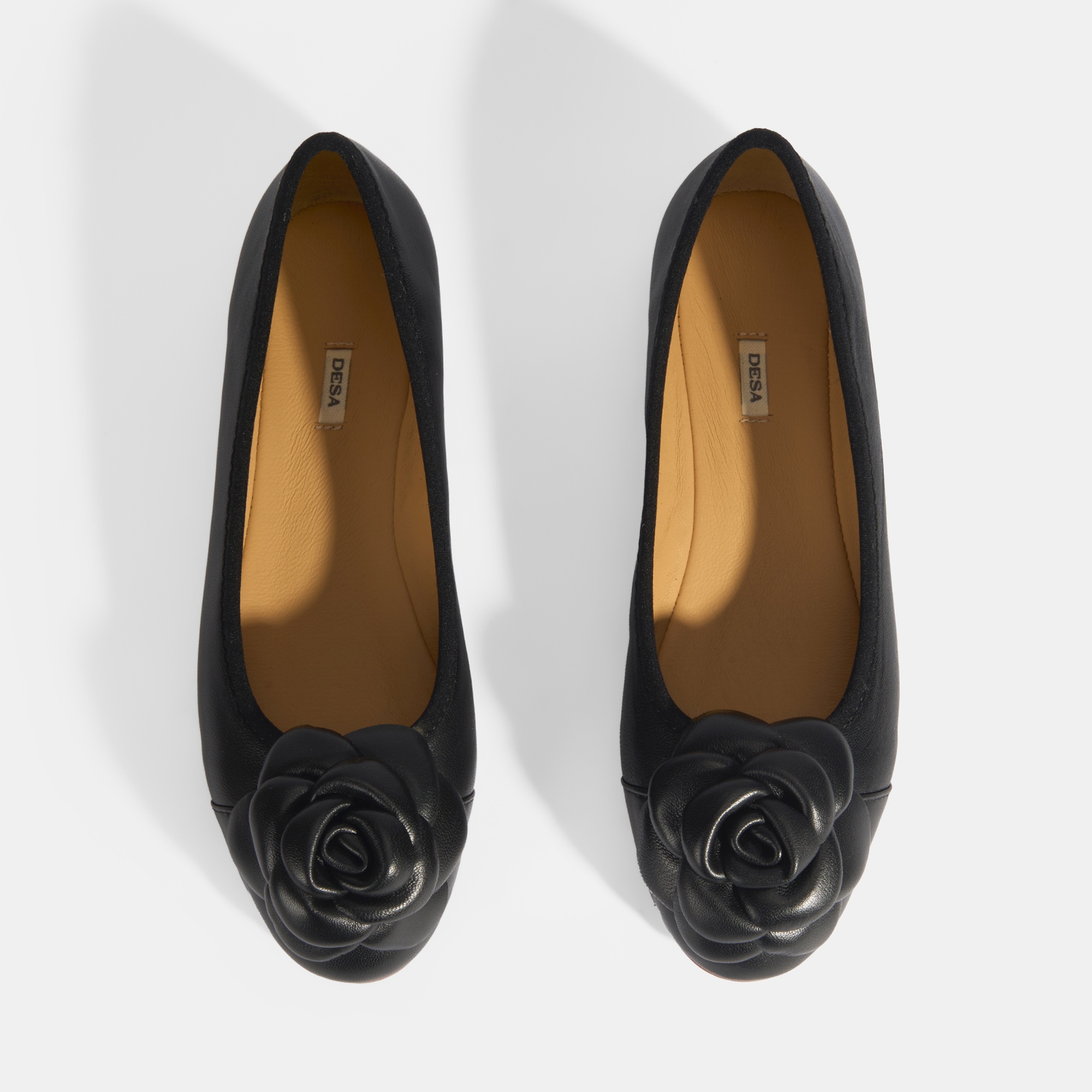 Kadın Siyah Aksesuar Detaylı Deri Babet