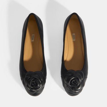  Kadın Siyah Aksesuar Detaylı Deri Babet