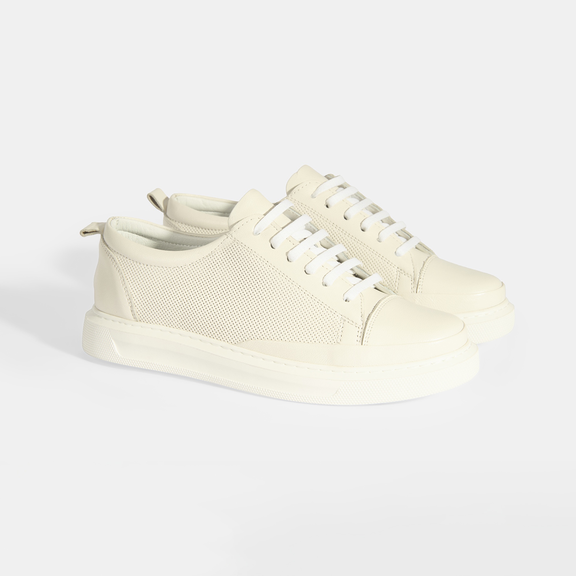 Kadın Beyaz Deri Bağcıklı Spor Ayakkabı