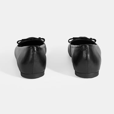  Kadın Siyah Tokalı Deri Babet