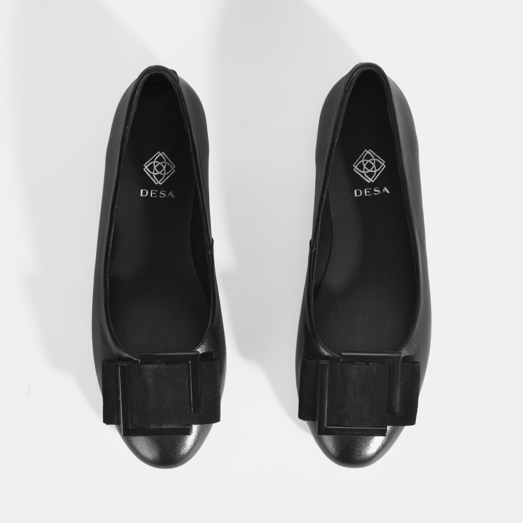 Kadın Siyah Tokalı Deri Babet