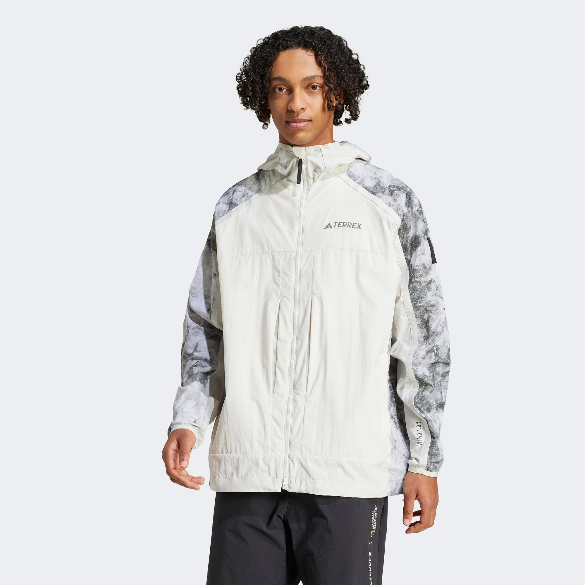  adidas Nat Geo Wind.Rdy Erkek Gri Outdoor Rüzgarlık
