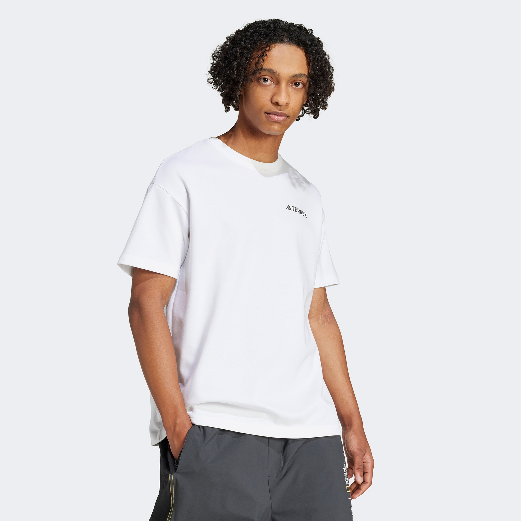 adidas Nat Geo Aeroready Graphic Erkek Beyaz T-Shirt