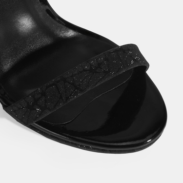  Kadın Siyah Simli Bantlı Topuklu Abiye Sandalet