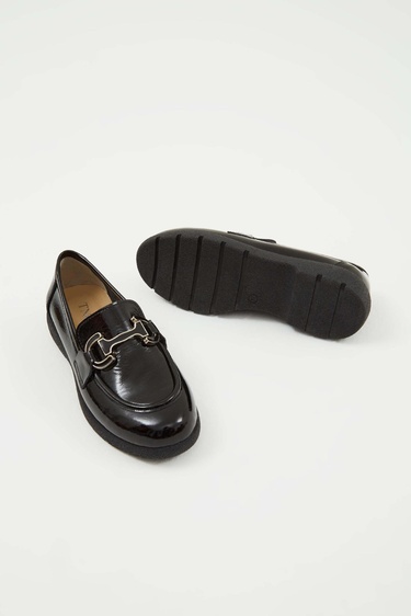  Tamer Tanca Kadın Hakiki Deri Siyah Rugan Loafer Ayakkabı