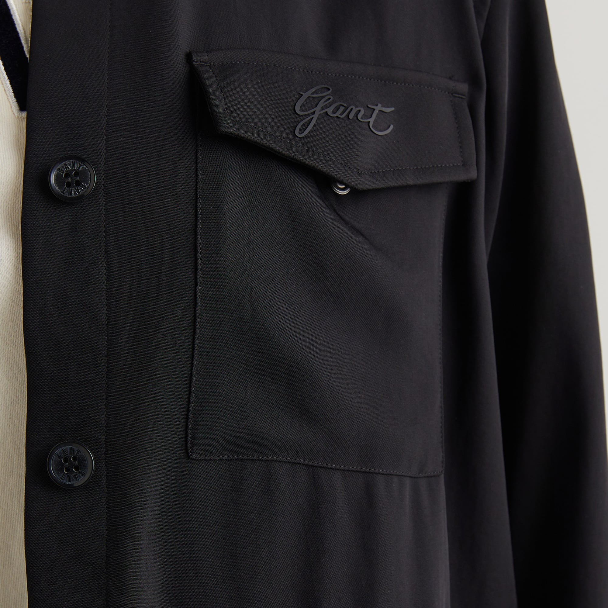 GANT Kadın Siyah Regular Fit Logolu Gömlek