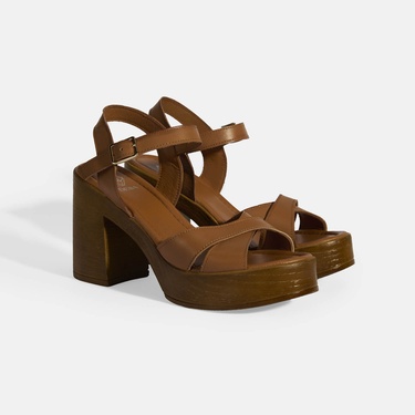  Taba Kadın Toka Detaylı Deri Sandalet