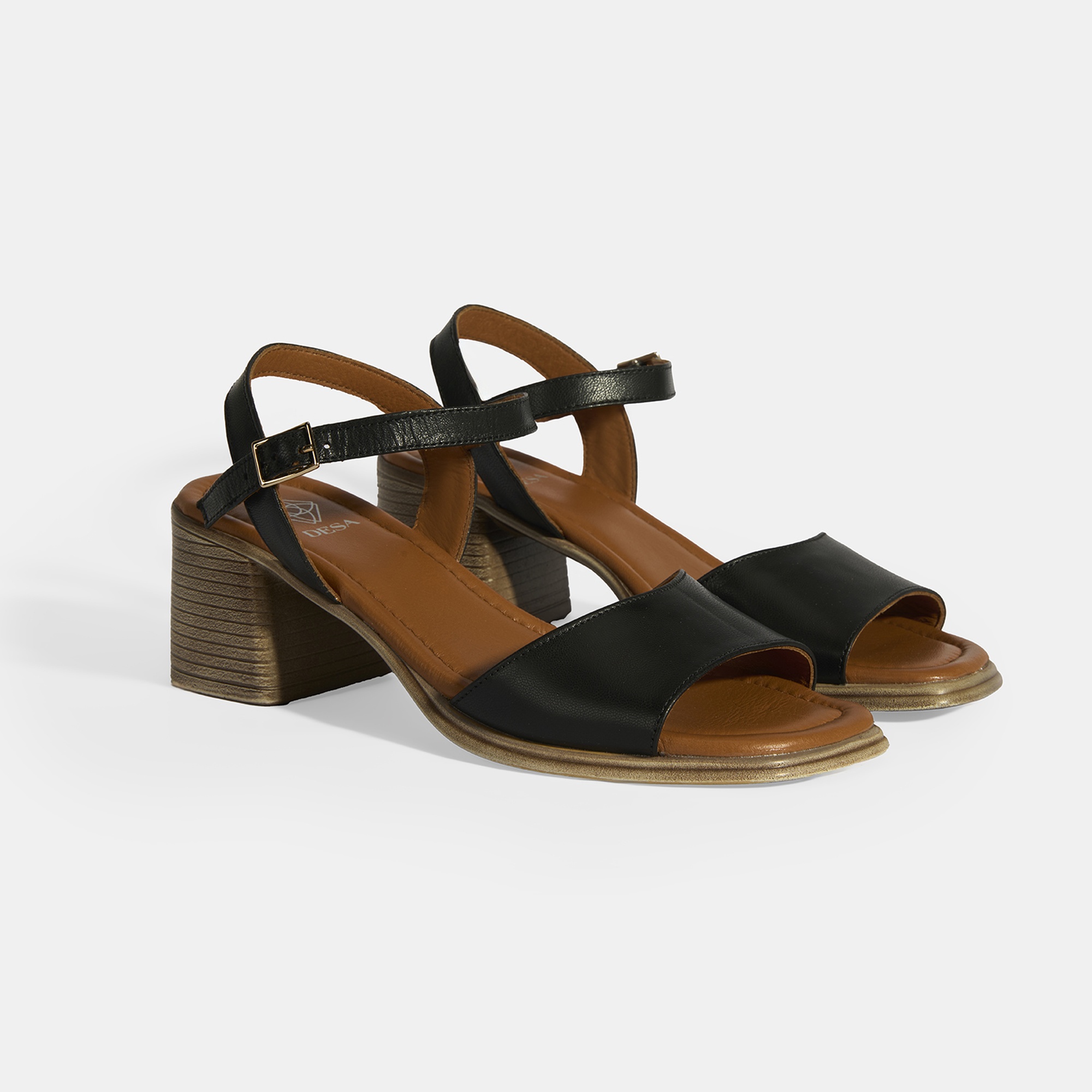 Siyah Kadın Toka Detaylı Deri Sandalet