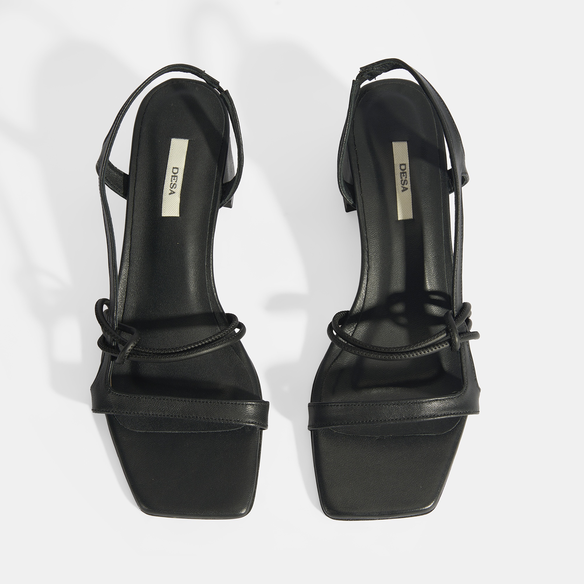 Kadın Siyah Topuklu Deri Sandalet